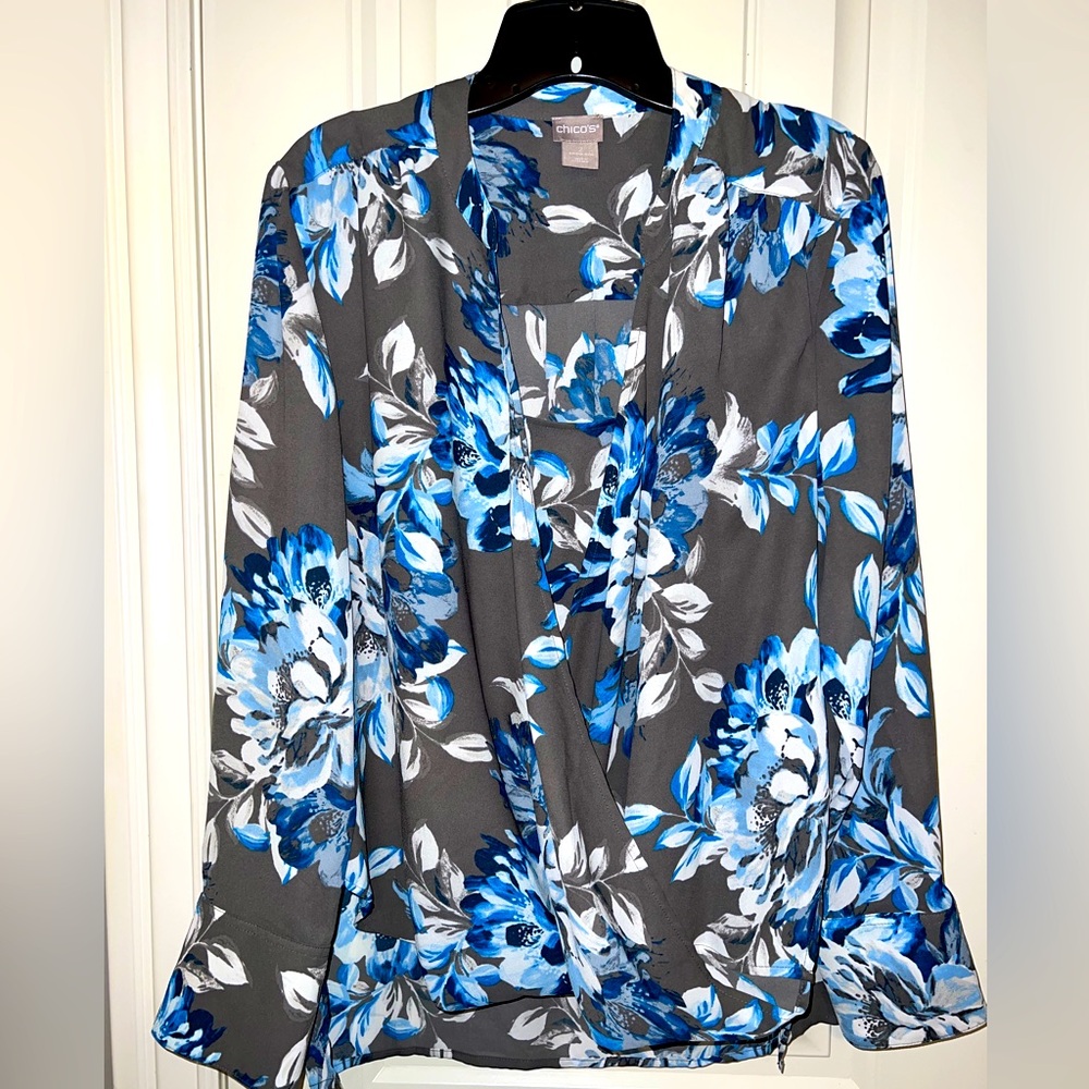 Women’s Chico Wrap Blouse with built in Cami sz 2 or = 12/14